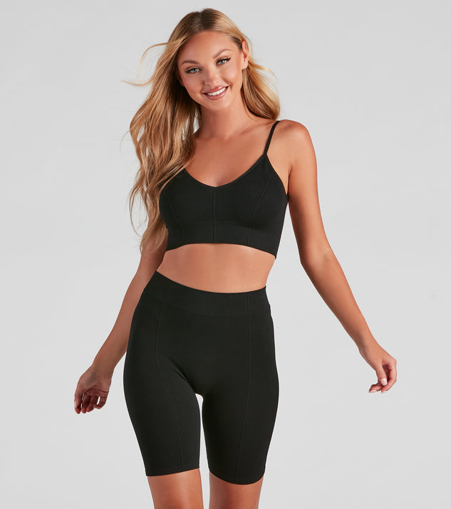 Casually Chill Seamless Shorts provides essential lift and support for creating your best summer outfits of the season for 2023!