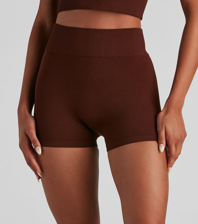Never Take Off Seamless Shorts provides essential lift and support for creating your best summer outfits of the season for 2023!