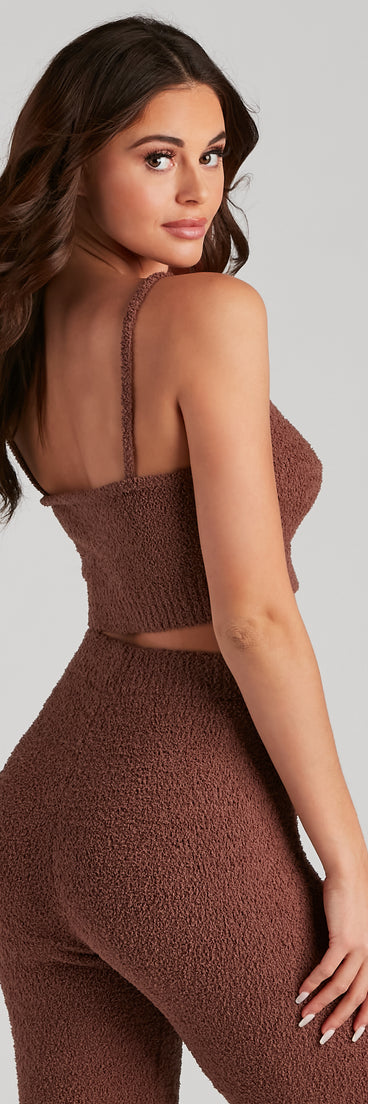 Essentially Cozy Chenille PJ Top provides essential lift and support for creating your best summer outfits of the season for 2023!