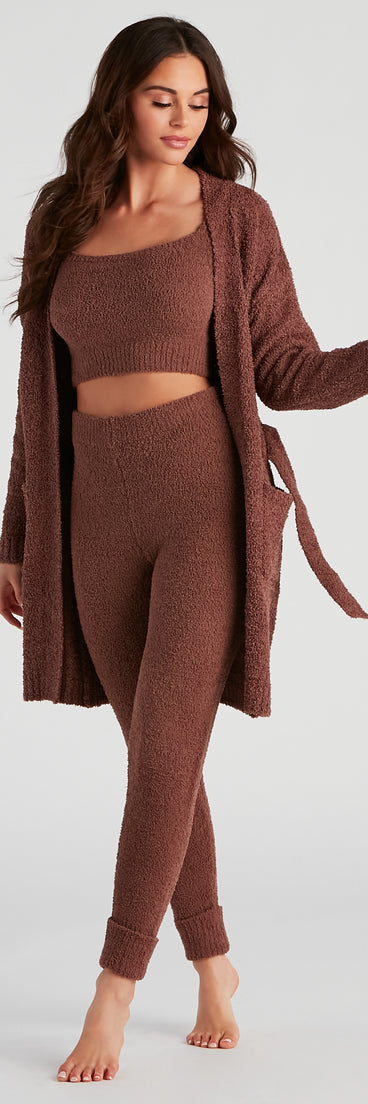 You’ll look stunning in the Essentially Cozy Chenille PJ Joggers when paired with its matching separate to create a glam clothing set perfect for parties, date nights, concert outfits, back-to-school attire, or for any summer event!
