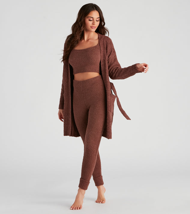 You’ll look stunning in the Essentially Cozy Chenille PJ Joggers when paired with its matching separate to create a glam clothing set perfect for parties, date nights, concert outfits, back-to-school attire, or for any summer event!