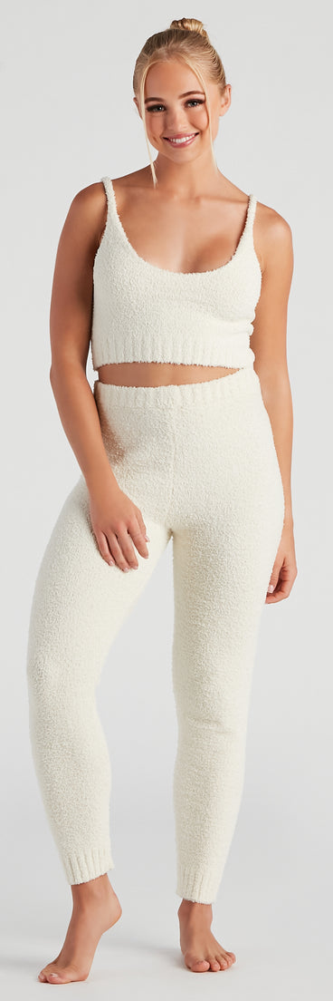 Cozy Seeker Chenille PJ Leggings provides essential lift and support for creating your best summer outfits of the season for 2023!
