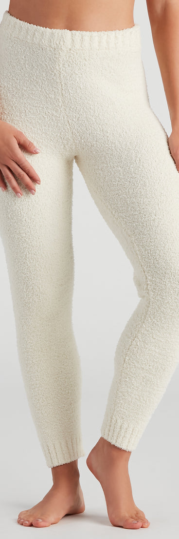 Cozy Seeker Chenille PJ Leggings provides essential lift and support for creating your best summer outfits of the season for 2023!