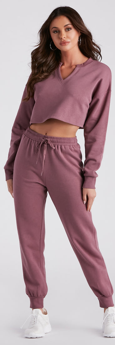 Casual Mood Crop Top And Joggers Set provides essential lift and support for creating your best summer outfits of the season for 2023!