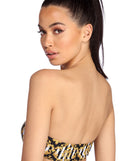 With fun and flirty details, So Chic Bandeau Swim Top shows off your unique style for a trendy outfit for the summer season!