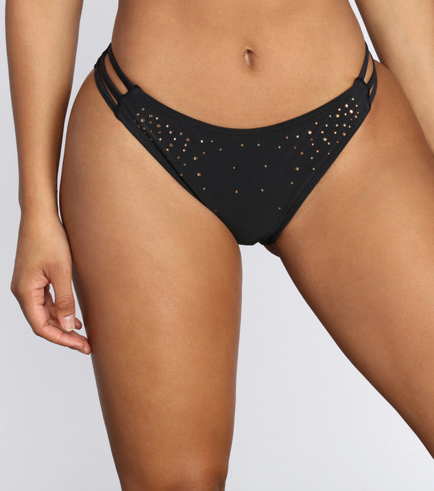 You’ll look stunning in the Heat Wave Bar Side Hipster Swim Bottoms when paired with its matching separate to create a glam clothing set perfect for parties, date nights, concert outfits, back-to-school attire, or for any summer event!