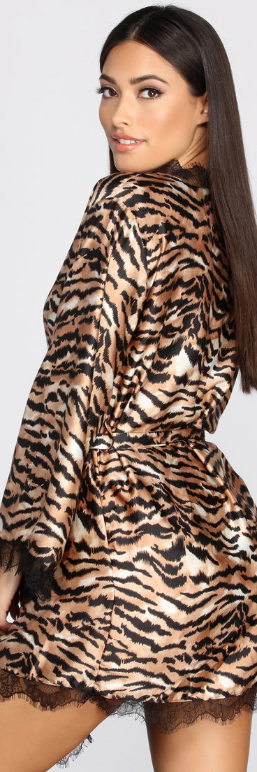 Sultry And Sassy Lace Trim Robe provides essential lift and support for creating your best summer outfits of the season for 2023!