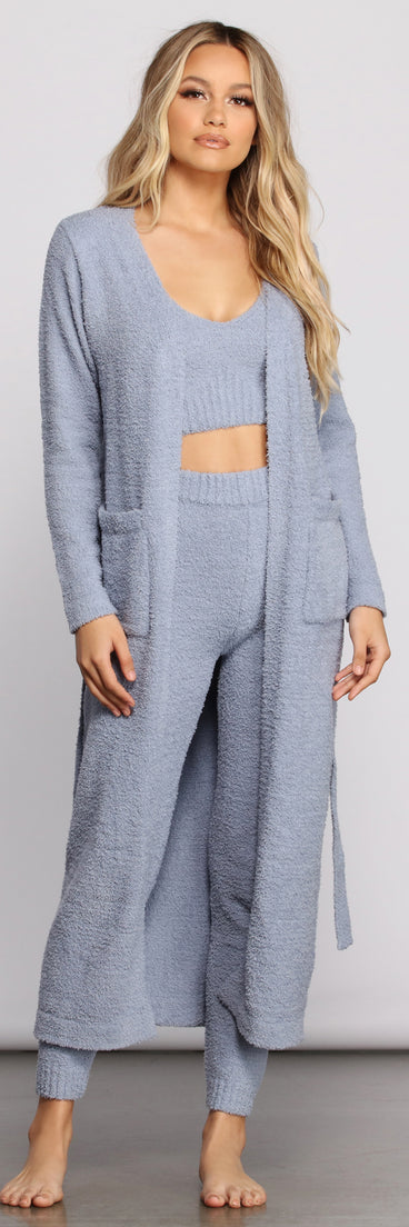 You’ll look stunning in the Chic Chenille Knit Long Belted Robe when paired with its matching separate to create a glam clothing set perfect for parties, date nights, concert outfits, back-to-school attire, or for any summer event!