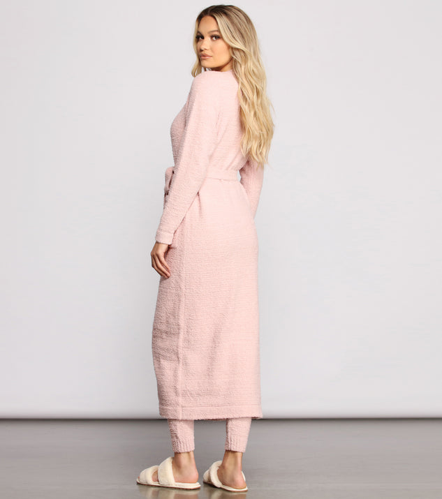You’ll look stunning in the Keeping Knit Cozy Chenille Knit Robe when paired with its matching separate to create a glam clothing set perfect for parties, date nights, concert outfits, back-to-school attire, or for any summer event!