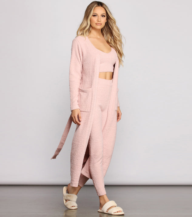 You’ll look stunning in the Keeping Knit Cozy Chenille Knit Robe when paired with its matching separate to create a glam clothing set perfect for parties, date nights, concert outfits, back-to-school attire, or for any summer event!