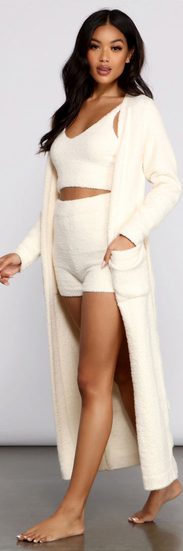 You’ll look stunning in the So Cozy Long Chenille Robe when paired with its matching separate to create a glam clothing set perfect for parties, date nights, concert outfits, back-to-school attire, or for any summer event!