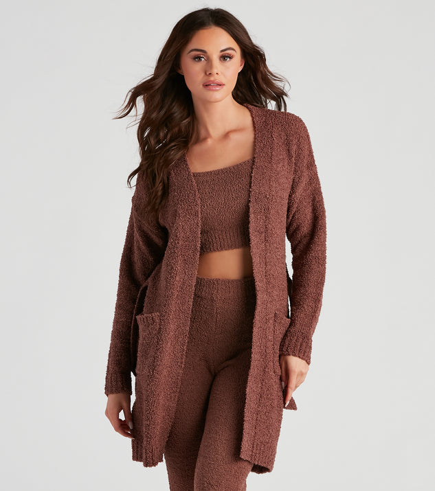 Essentially Cozy Chenille PJ Robe provides essential lift and support for creating your best summer outfits of the season for 2023!