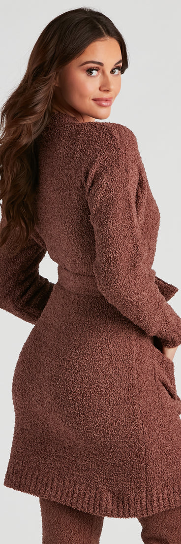 Essentially Cozy Chenille PJ Robe provides essential lift and support for creating your best summer outfits of the season for 2023!
