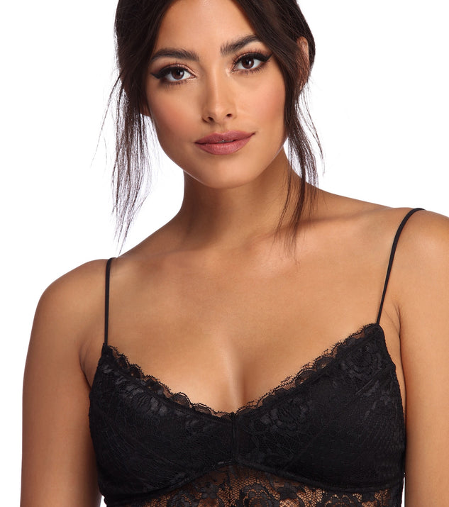 With fun and flirty details, Everyday Long Line Lace Bralette shows off your unique style for a trendy outfit for the summer season!