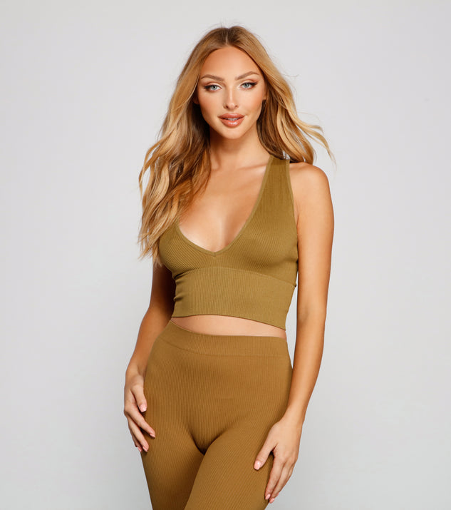 You’ll look stunning in the Stylish And Seamless Longline Bralette when paired with its matching separate to create a glam clothing set perfect for parties, date nights, concert outfits, back-to-school attire, or for any summer event!