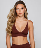 You’ll look stunning in the Trendy Essential Seamless Bralette when paired with its matching separate to create a glam clothing set perfect for parties, date nights, concert outfits, back-to-school attire, or for any summer event!