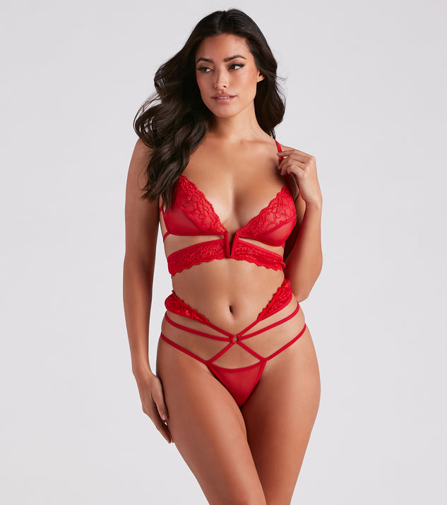 Edgy Display Lace Bra And Panty Set provides essential lift and support for creating your best summer outfits of the season for 2023!