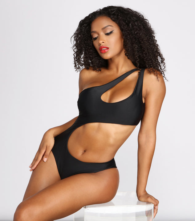 Beach Life One Piece Swimsuit is a trendy pick to create 2023 festival outfits, festival dresses, outfits for concerts or raves, and complete your best party outfits!