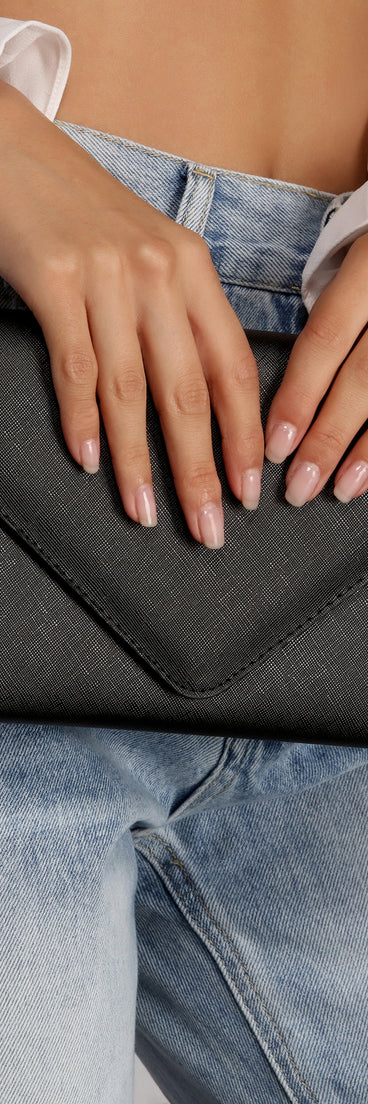 With Eyes On The Prize Wallet Cross-body Purse as your homecoming jewelry or accessories, your 2023 Homecoming dress look will be fire!