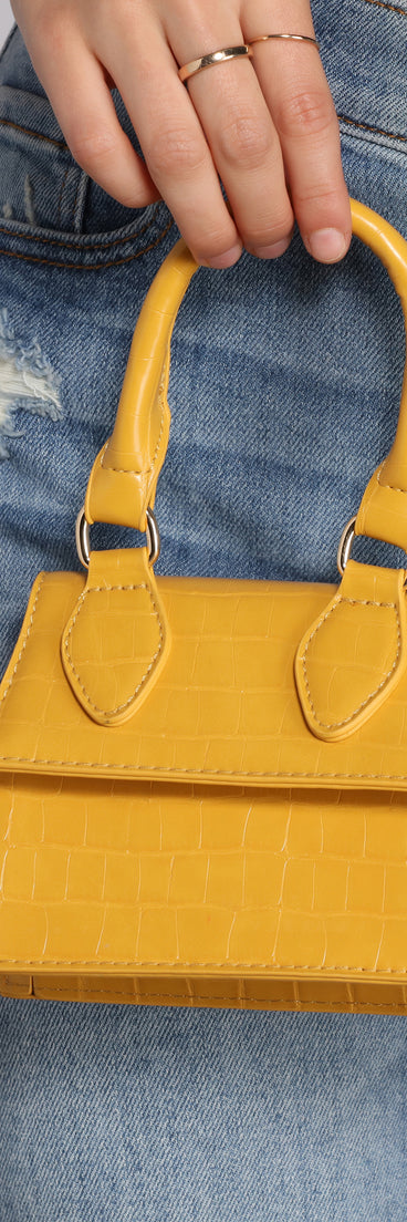 Fashionista Moment Mini Croc Crossbody Purse is the perfect Homecoming look pick with on-trend details to make the 2023 HOCO dance your most memorable event yet!