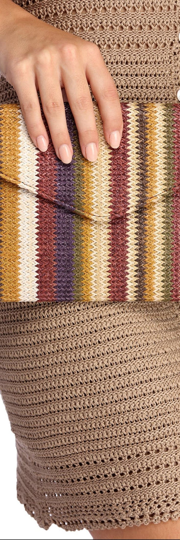 Straw Striped Clutch is a trendy pick to create 2023 festival outfits, festival dresses, outfits for concerts or raves, and complete your best party outfits!