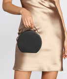 Come In Clutch Round Purse