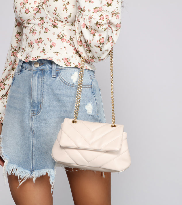 So Glam Faux Leather Quilted Handbag is a trendy pick to create 2023 festival outfits, festival dresses, outfits for concerts or raves, and complete your best party outfits!