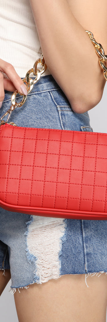 Chic Babe Quilted Shoulder Bag is a trendy pick to create 2023 festival outfits, festival dresses, outfits for concerts or raves, and complete your best party outfits!