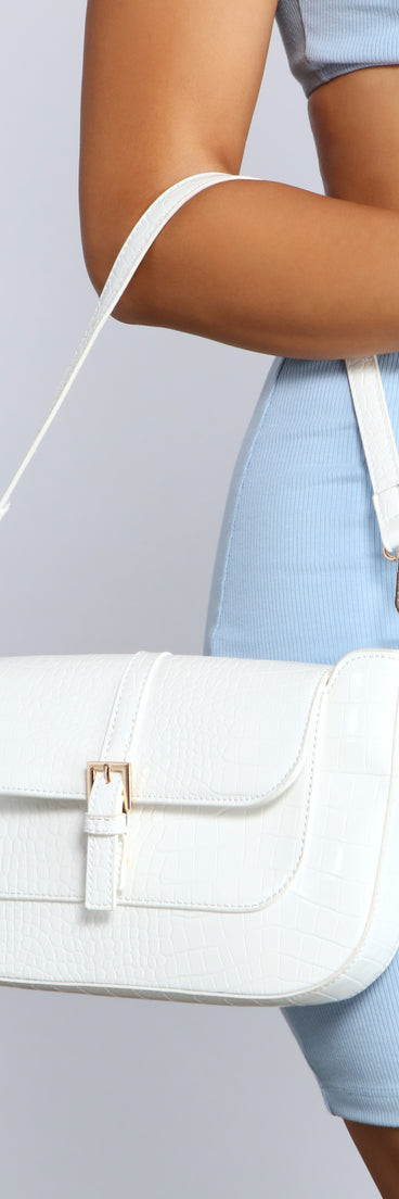 So Chic Buckle Detail Shoulder Bag