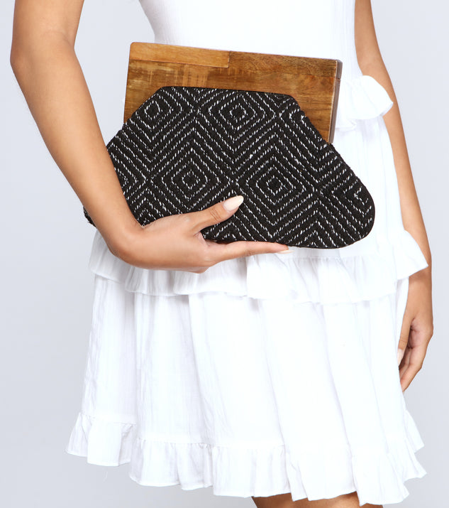 Glam Moment Geometric Clutch is a trendy pick to create 2023 festival outfits, festival dresses, outfits for concerts or raves, and complete your best party outfits!