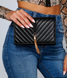 Classic Stunner Faux Leather Quilted Clutch is the perfect Homecoming look pick with on-trend details to make the 2023 HOCO dance your most memorable event yet!