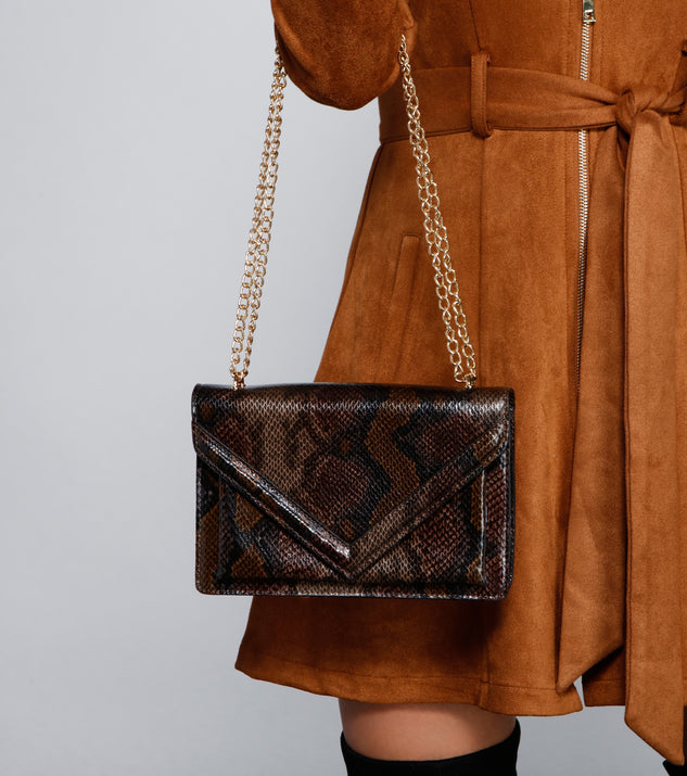 Major Trendsetter Snake Envelope Crossbody for 2022 festival outfits, festival dress, outfits for raves, concert outfits, and/or club outfits