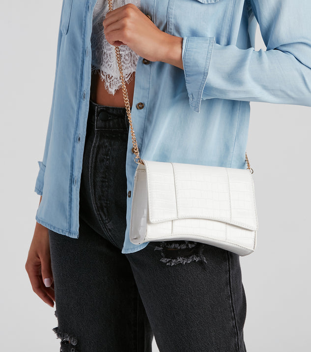 Curvy Crocodile Crossbody Bag is a trendy pick to create 2023 festival outfits, festival dresses, outfits for concerts or raves, and complete your best party outfits!