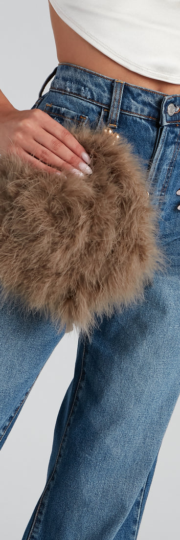 Stay Fab Feather Bag is a trendy pick to create 2023 festival outfits, festival dresses, outfits for concerts or raves, and complete your best party outfits!