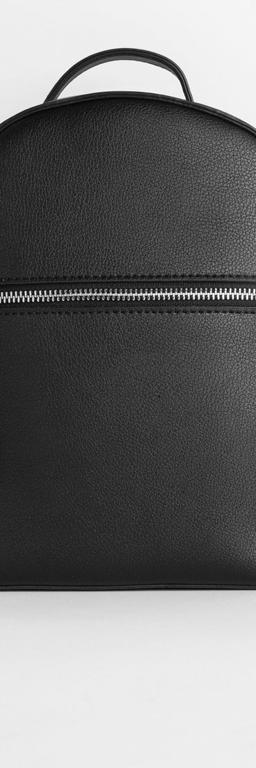 The Minimal Mini Backpack is a trendy pick to create 2023 festival outfits, festival dresses, outfits for concerts or raves, and complete your best party outfits!