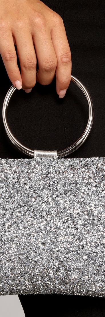 All Night Long Beaded Bag is the perfect Homecoming look pick with on-trend details to make the 2023 HOCO dance your most memorable event yet!