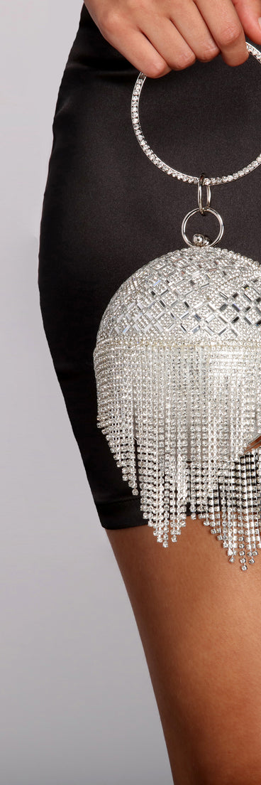 Rhinestone Fringe Sphere Clutch is the perfect Homecoming look pick with on-trend details to make the 2023 HOCO dance your most memorable event yet!