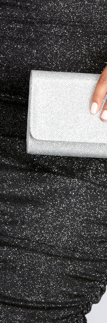 With Keep It Lurex Box Clutch as your homecoming jewelry or accessories, your 2023 Homecoming dress look will be fire!