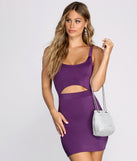 Rhinestone Mesh Bucket Bag is the perfect Homecoming look pick with on-trend details to make the 2023 HOCO dance your most memorable event yet!