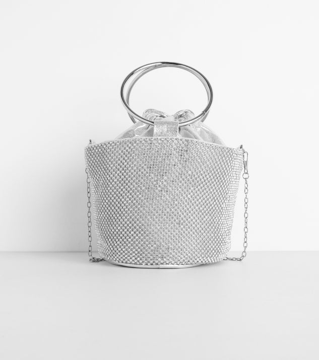 O-Ring Handle Rhinestone Bucket Purse is the perfect Homecoming look pick with on-trend details to make the 2023 HOCO dance your most memorable event yet!