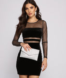 Glow On Glitter Mesh Envelope Clutch is a stunning choice for a bridesmaid dress or maid of honor dress, and to feel beautiful at Prom 2023, spring weddings, formals, & military balls!
