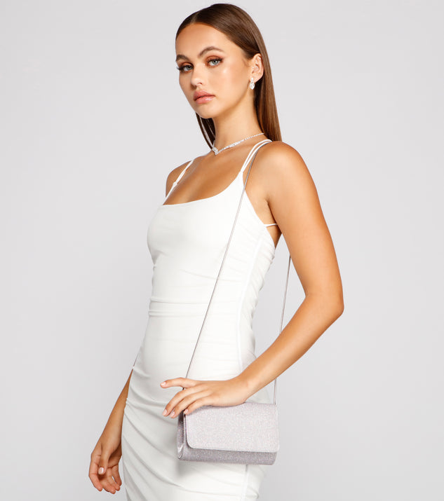 Get Things Gleaming Mesh Clutch is the perfect Homecoming look pick with on-trend details to make the 2023 HOCO dance your most memorable event yet!