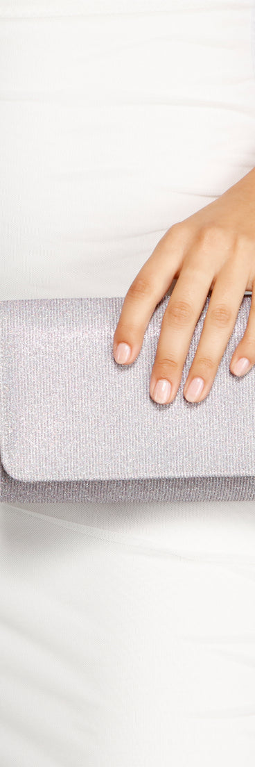 Get Things Gleaming Mesh Clutch is the perfect Homecoming look pick with on-trend details to make the 2023 HOCO dance your most memorable event yet!