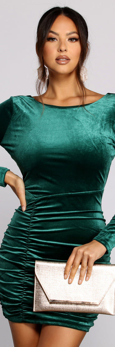 Glitzy Glitter Mesh Envelope Clutch is a stunning choice for a bridesmaid dress or maid of honor dress, and to feel beautiful at Prom 2023, spring weddings, formals, & military balls!