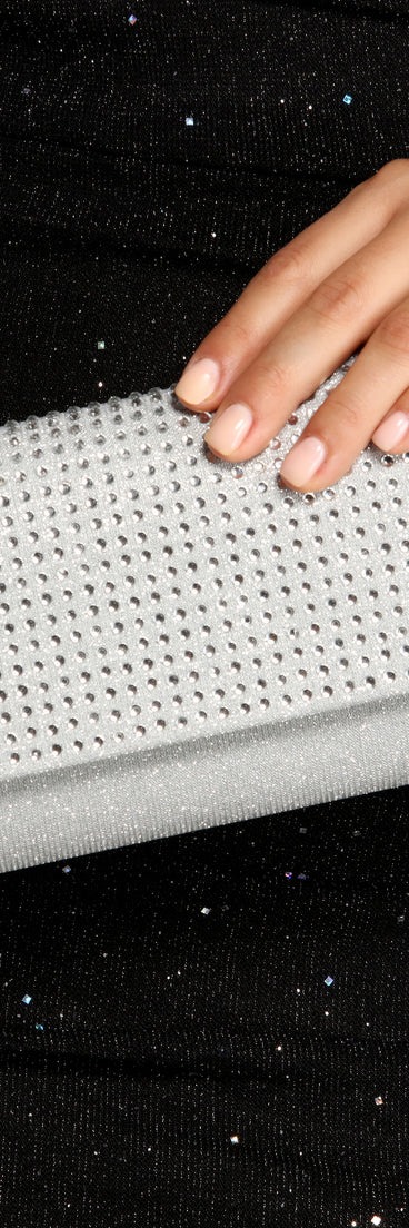Radiating Rhinestone Clutch creates the perfect New Year’s Eve Outfit or new years dress with stylish details in the latest trends to ring in 2023!
