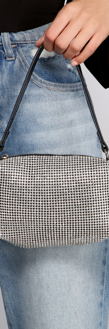Rhinestone Mesh Shoulder Bag creates the perfect New Year’s Eve Outfit or new years dress with stylish details in the latest trends to ring in 2023!