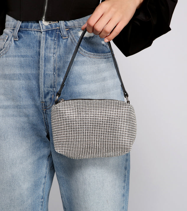Rhinestone Mesh Shoulder Bag creates the perfect New Year’s Eve Outfit or new years dress with stylish details in the latest trends to ring in 2023!