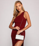 With Major Bling Glitter Mesh Clutch as your homecoming jewelry or accessories, your 2023 Homecoming dress look will be fire!