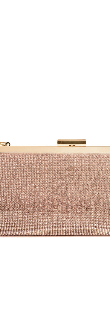 High Shine Glam Rhinestone Clutch is the perfect Homecoming look pick with on-trend details to make the 2023 HOCO dance your most memorable event yet!