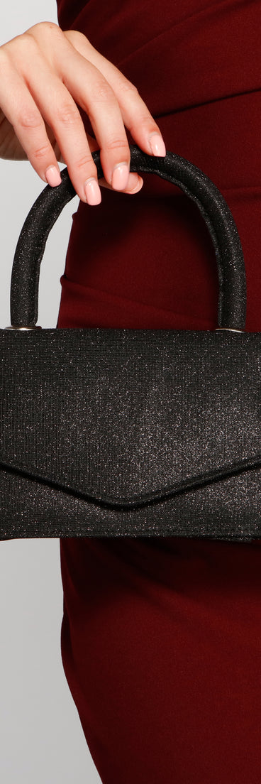 With Glitzy Mini Top Handle Bag as your homecoming jewelry or accessories, your 2023 Homecoming dress look will be fire!